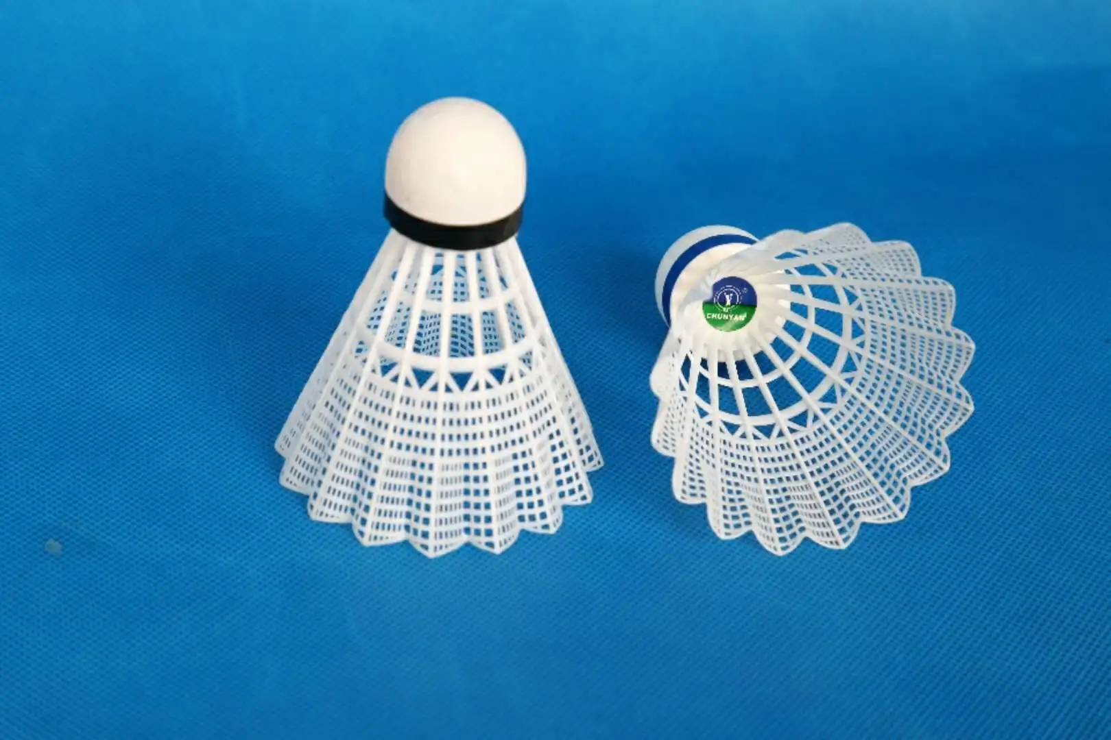 professional best goods durable level A nylon badminton shuttlecock china sale school gym playing