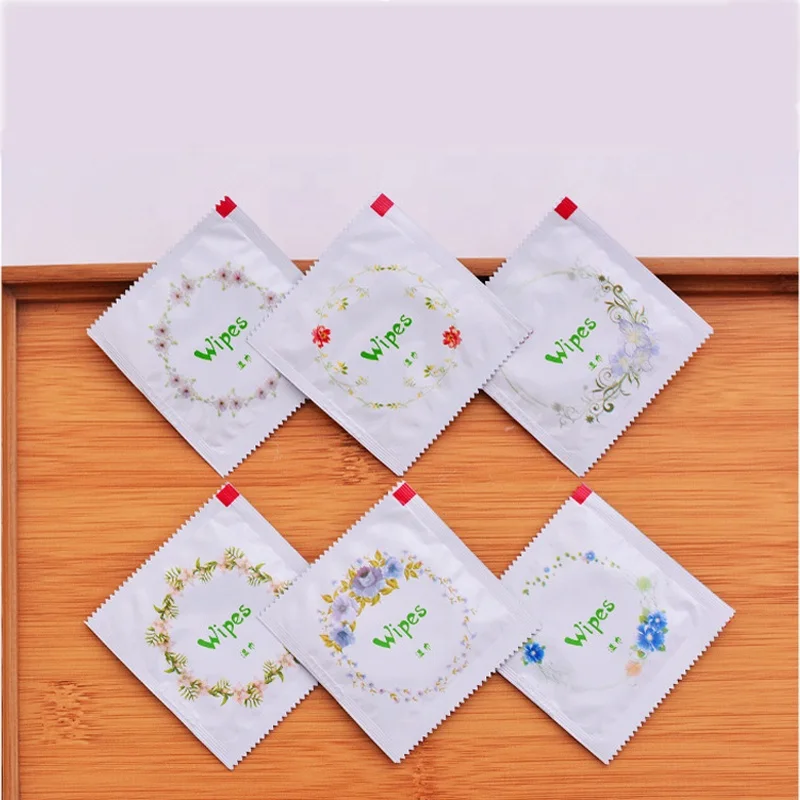 Free logo design 6.5x6.5cm individual condom pack restaurant sanitary hand wet wipes