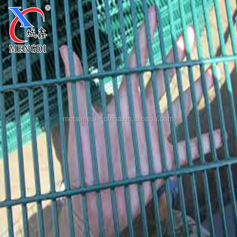 High security 358 anti climb wire mesh fence /razor barbed protecting fencing/spike fencing for sale