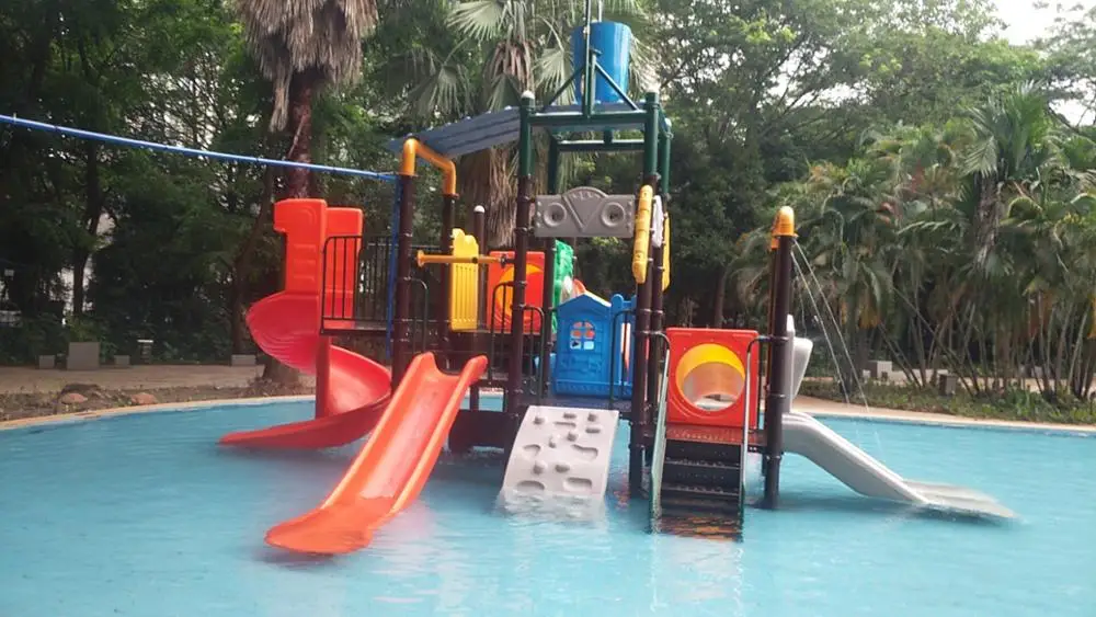 New project reference  spray complete mini water park castle theme park in ground water slide aqua park equipment QX-S019