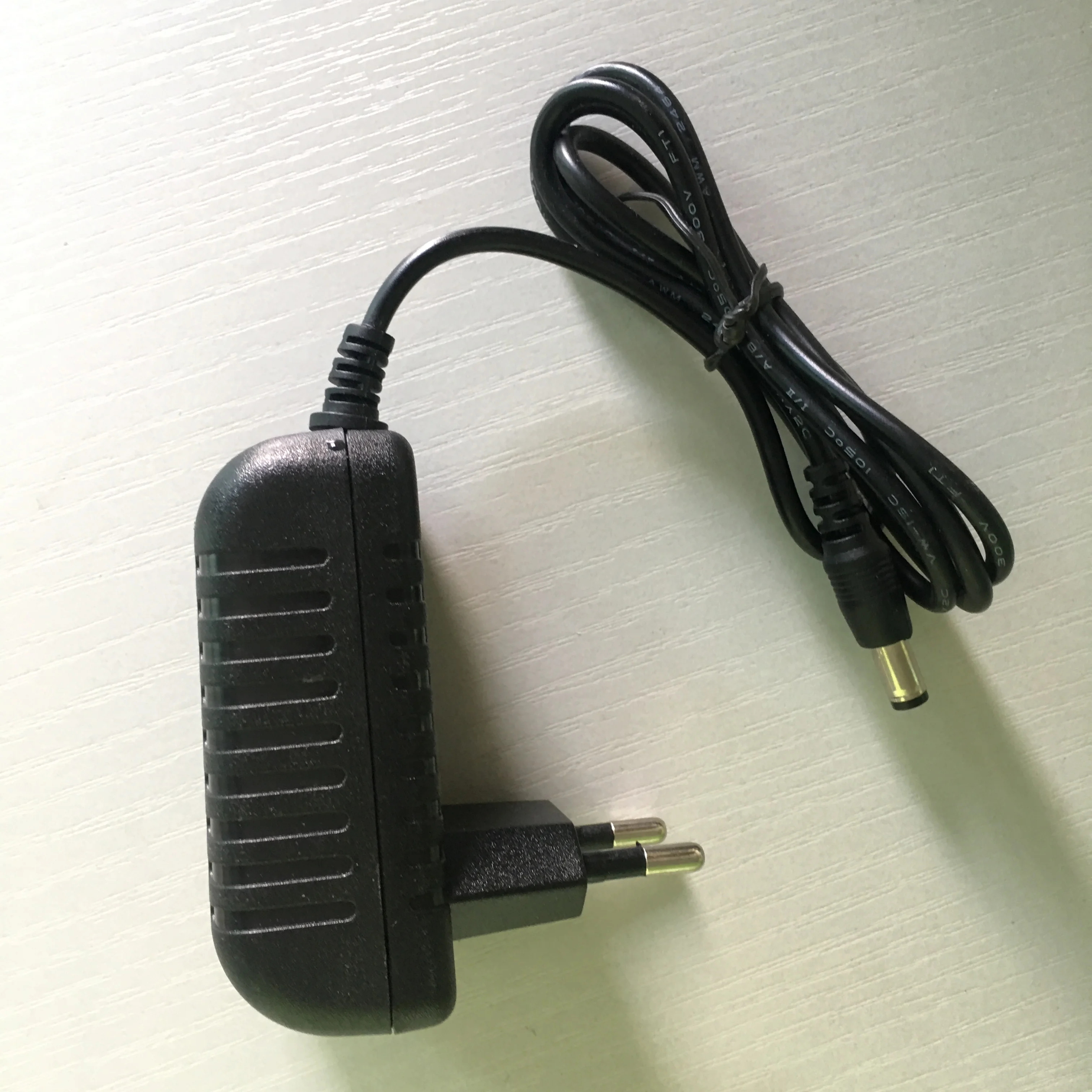 perform good ac dc 12v 0.6a 12v 7.2w  power adapter for led light cctv