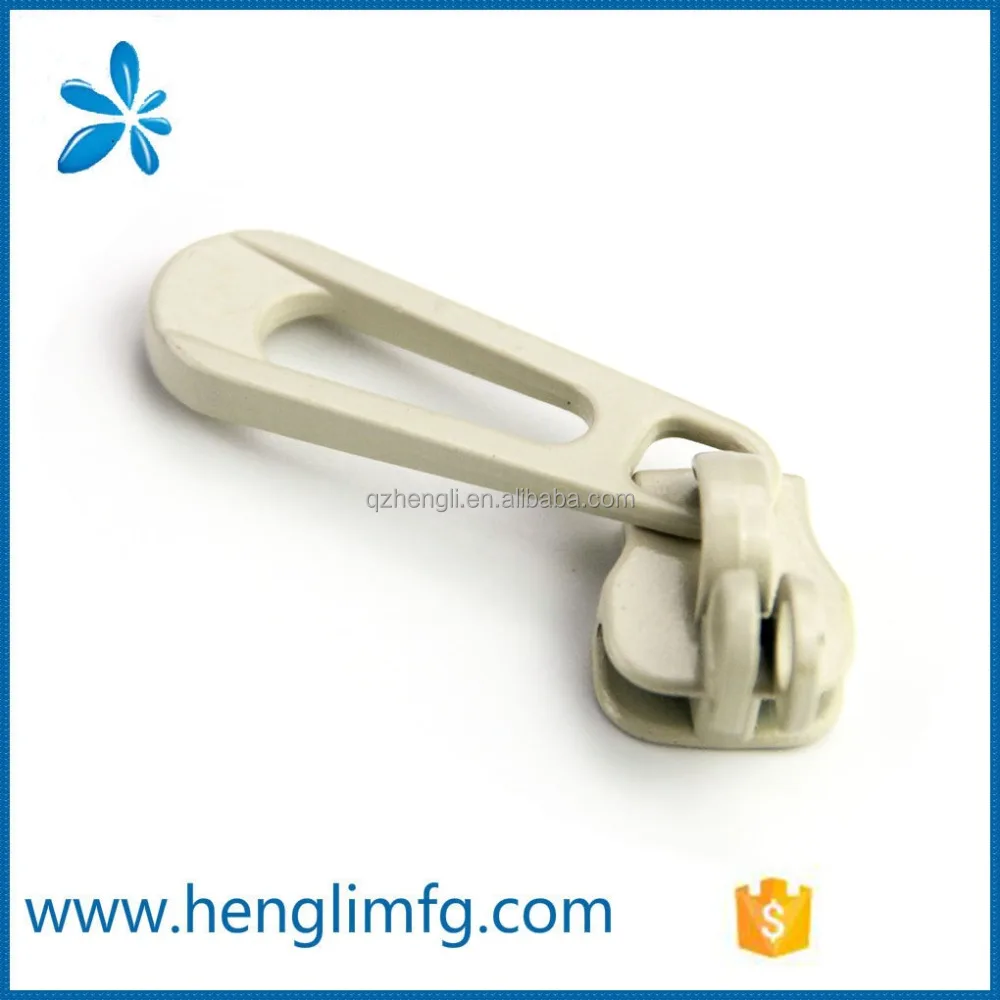 Key locking double hole zipper auto lock slider