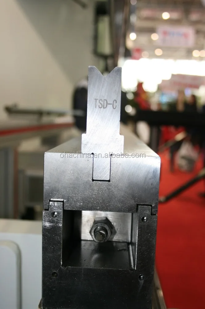 CNC Synchronized Press Brake Robotic Metal Bending Hydraulic Press Brake Forming