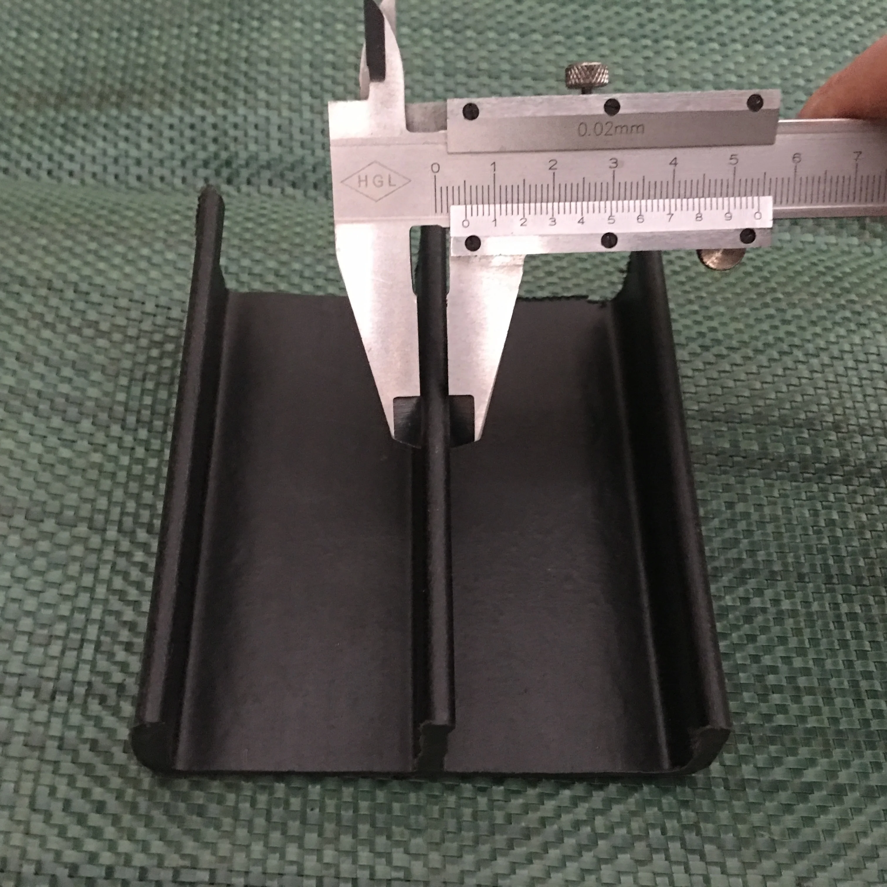 Geolock for HDPE geomembranes attachment