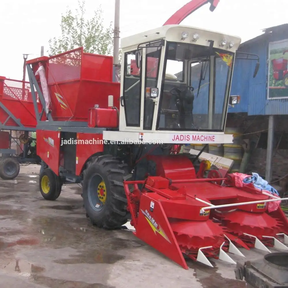 Self-propelled grass/corn chopper silage forage harvester with tractor