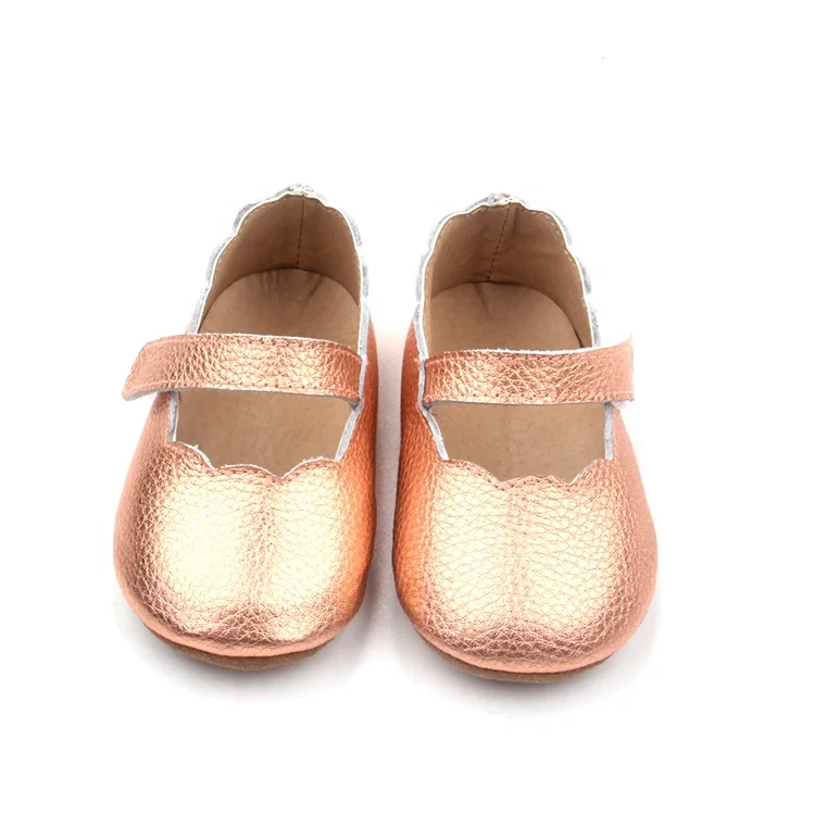 Милая детская обувь из мягкой замши с цветком розового золота для девочек