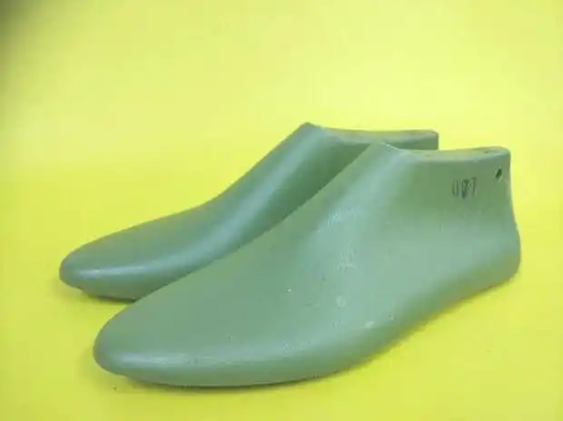 Ladies 1.5cm heel small round toe plastic shoe lasts for slippers