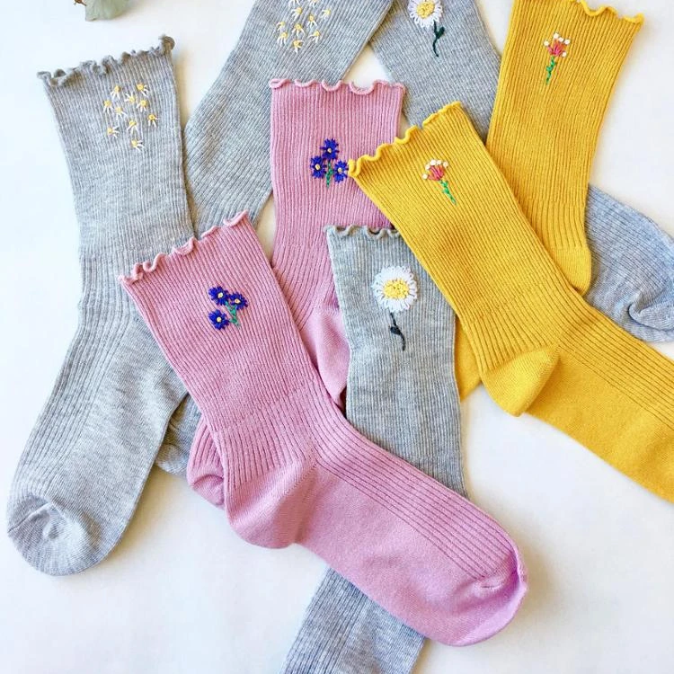 
AJ 19122 High Quality Cute Custom Funny Custom Embroidery Tube Cotton Socks For Teen Girls 