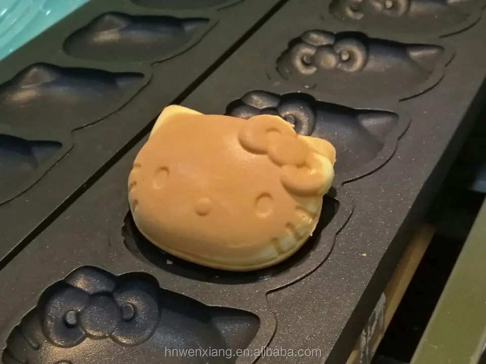 Hong Kong And Belgium New Style Cute Cartoon Hello Kitty /Mickey Mouse Waffle Maker Machine