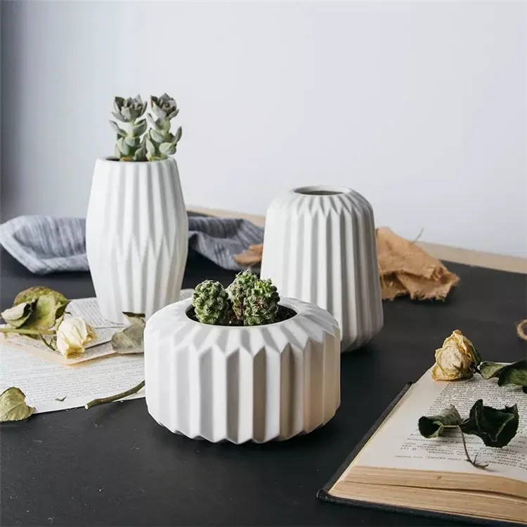 Fancy origami art design cheap pieces  wholesale ceramic vases / decorations home vase
