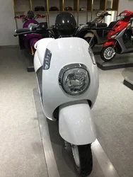Electric Vespa 6-8h Charging Time and 72v Voltage two wheel electric scooter