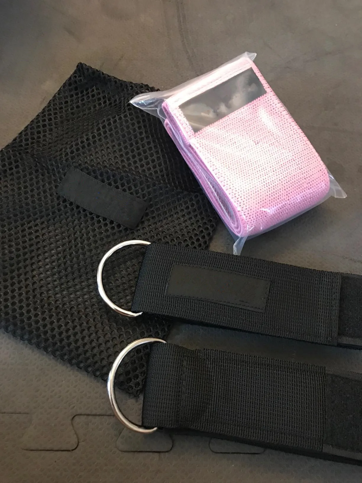 2020 christmas gift gym fitness hip band with padded cable ankle straps for cable machine tube resistance bands