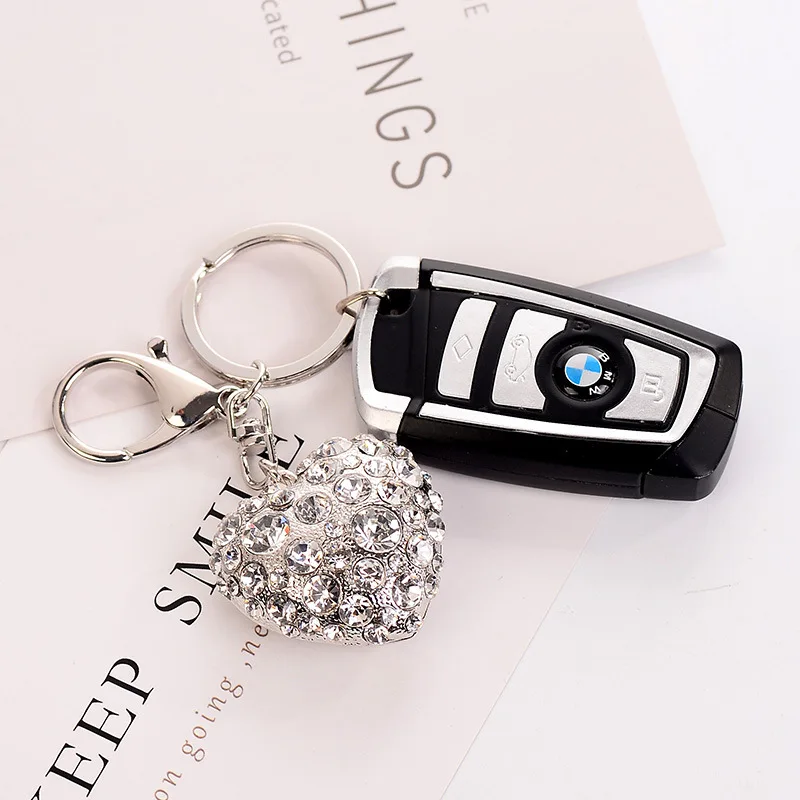 Модный брелок для сумки в форме сердца с металлическими стразами на День святого Валентина