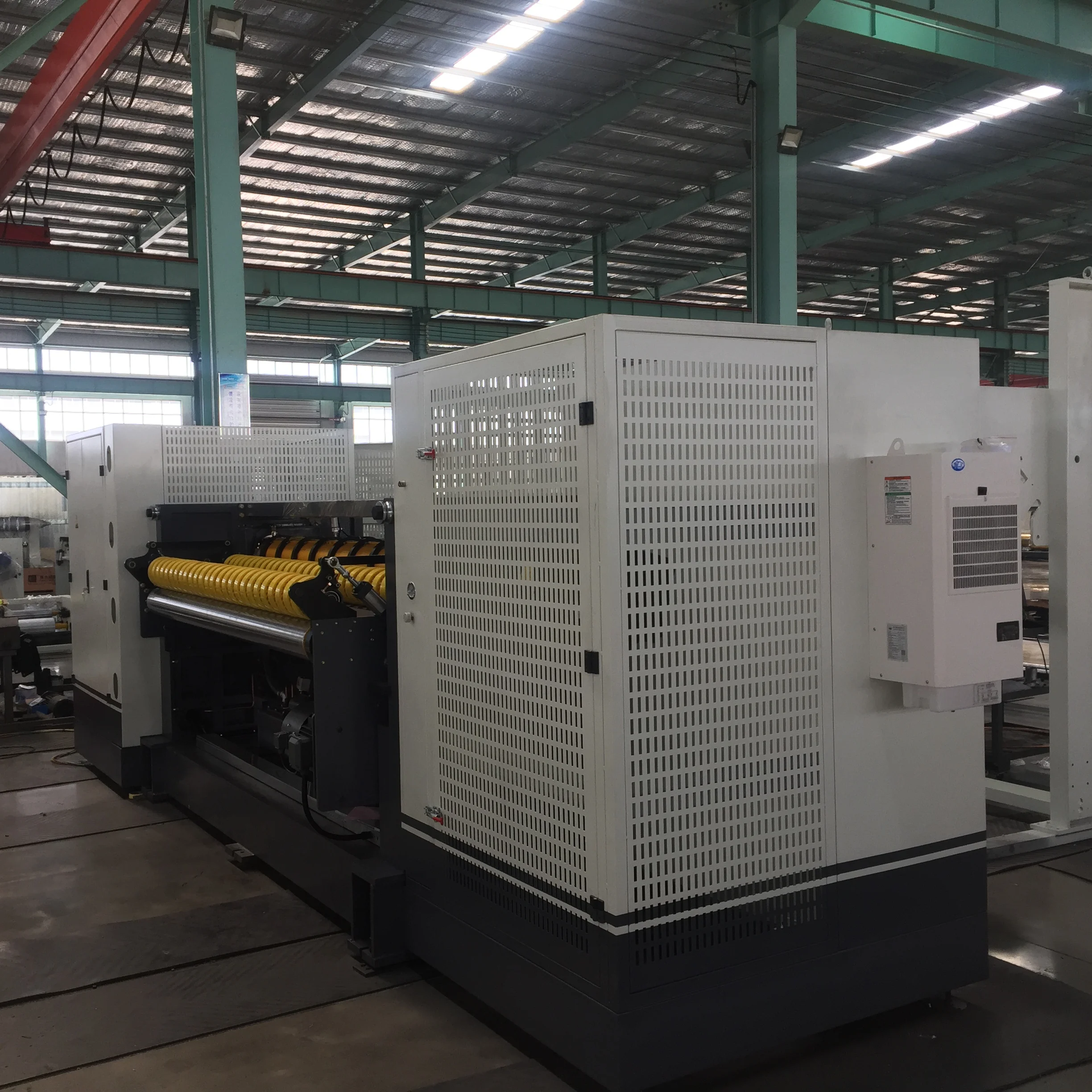 China famous factory corrugated paper carton box cutting machine product line