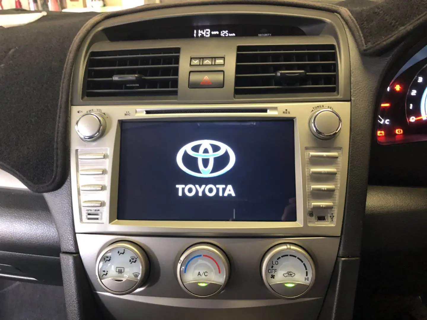 2 din 8 inch Android 8.1 Car DVD Player with  GPS BT WIFI Mirror Link HD 1024*600 for Camry 2007 2008 2009 2010 2011