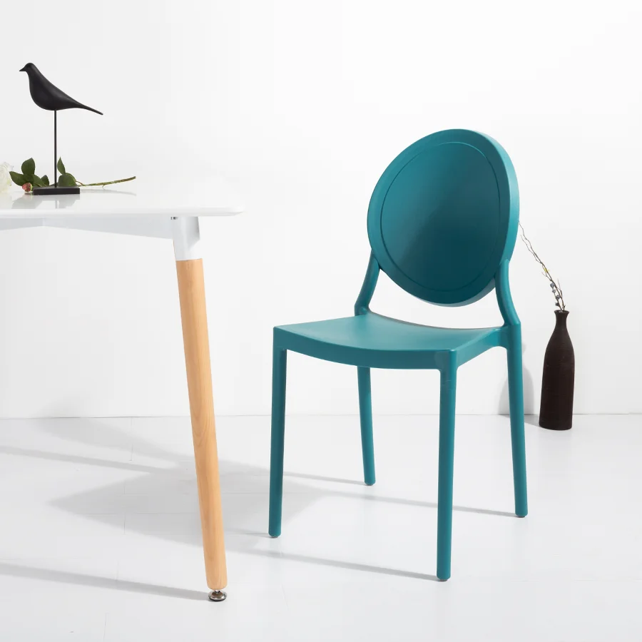 Современный внешний вид, оптовая продажа, полипропиленовый пластиковый дизайнерский обеденный стул без подлокотников
