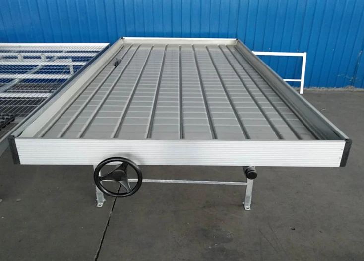 Good quality Greenhouse Rolling Bench Growing Table With Upright Pipe Trellis