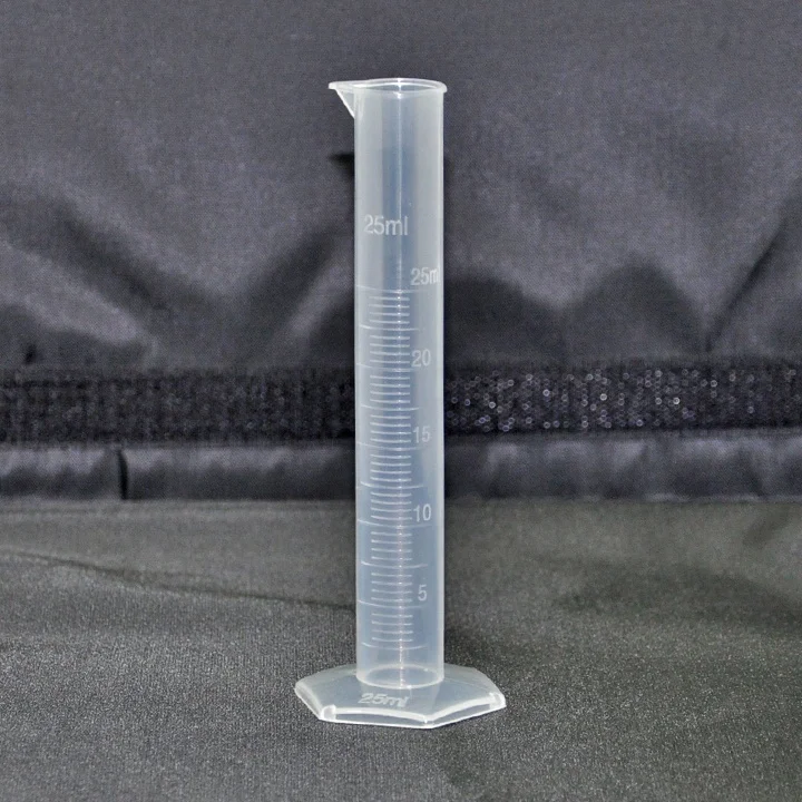 Пластиковый мерный цилиндр 25 мл