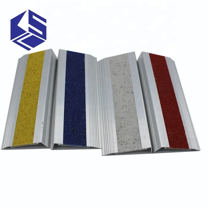 Black carborundum insert non slip outdoor stair step nosing