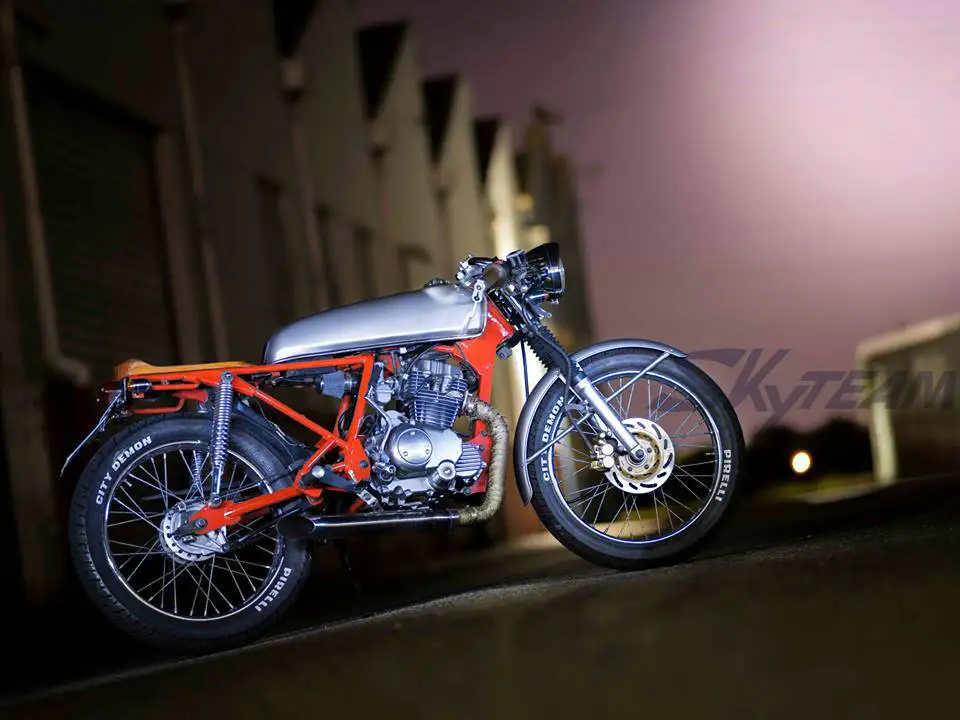 
SKYTEAM 50cc&125cc 4 stroke ACE Vintage Cafe Racer Motorcycle (EEC EUROIV EURO3 APPROVAL) 