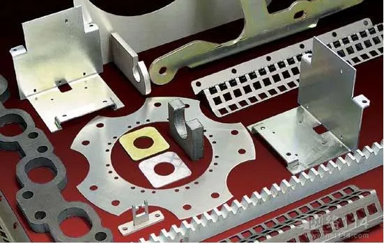 Валоконный лазер с сменным столом E 1530