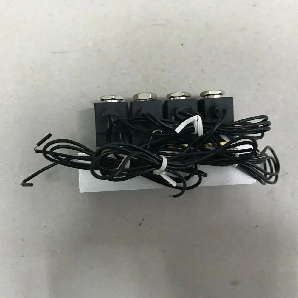 China XINYIPC 2 Way Low Pressure Water Manifold Solenoid Valve valve group base