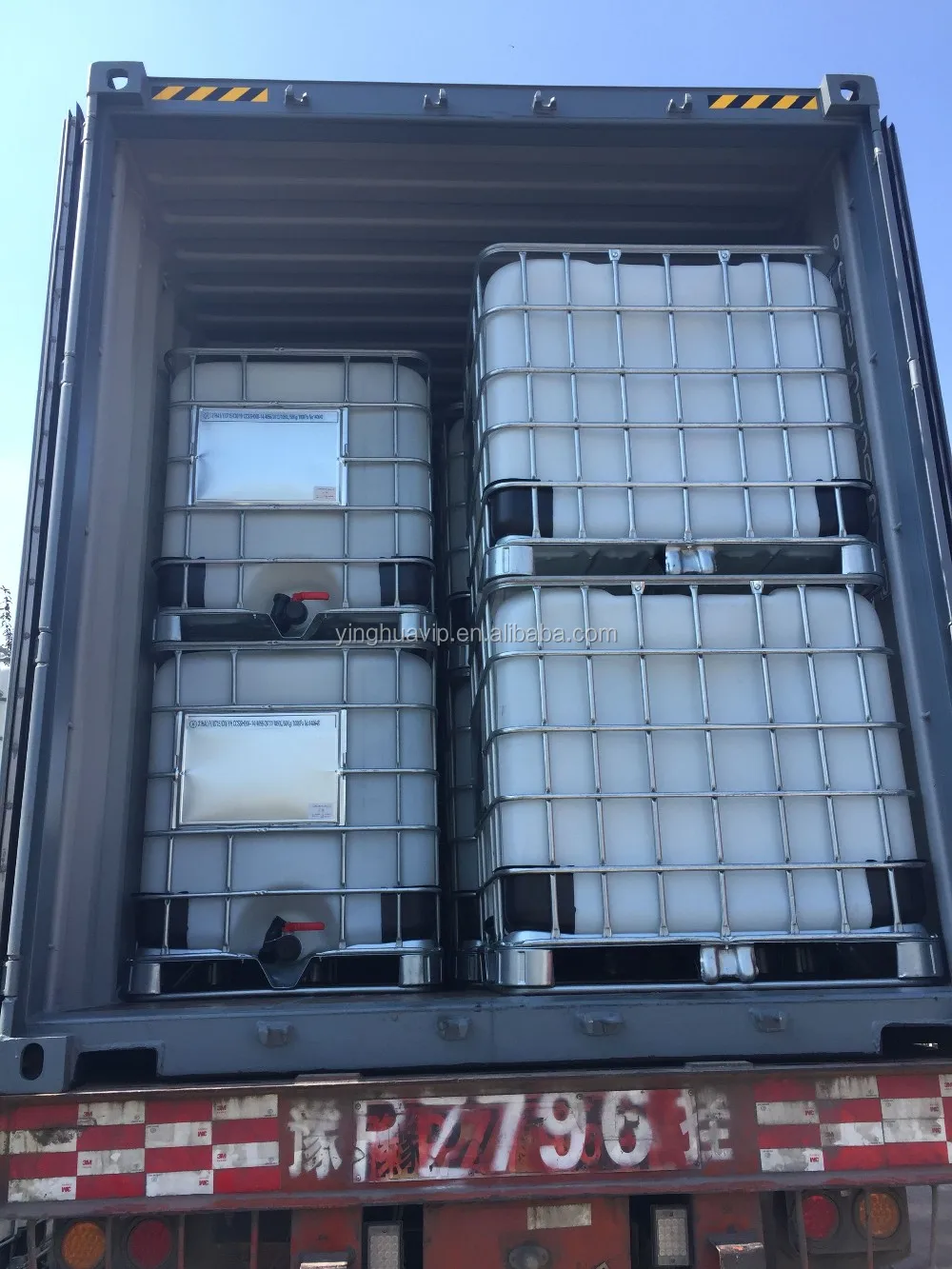 IBC tank with spill pallet