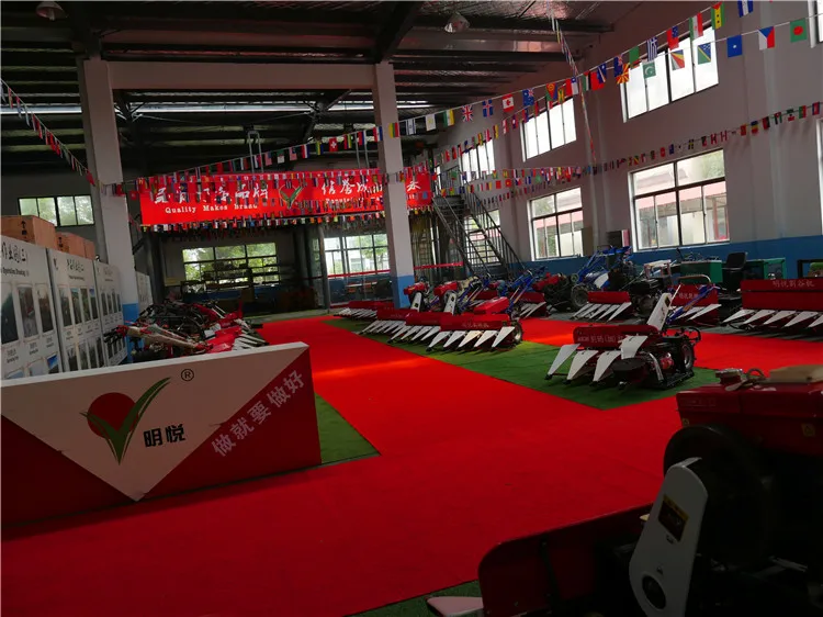 Головка шагающего трактора 4GL120 для сбора пшеницы