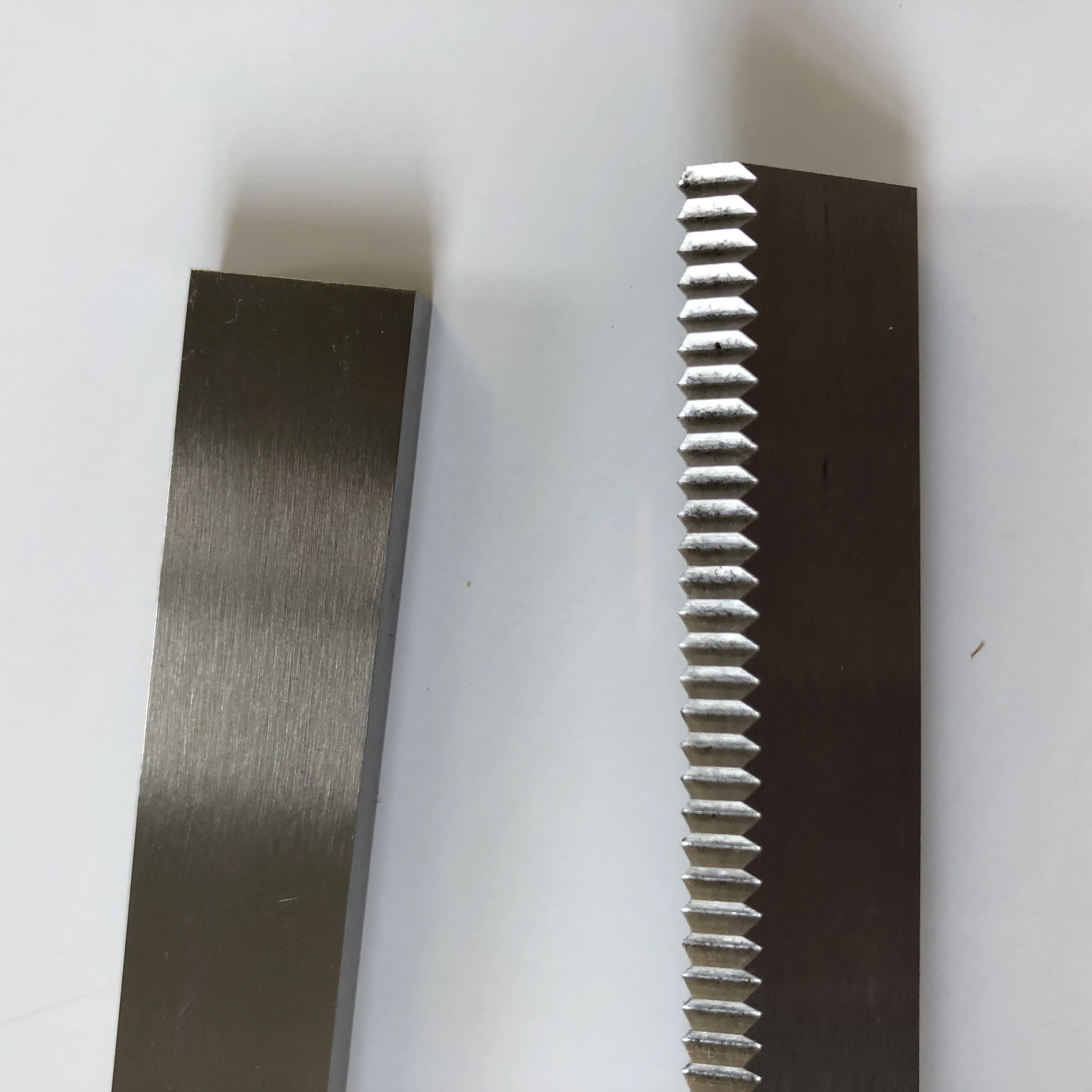  Зубчатое лезвие для упаковки пищевых продуктов нож резки зубчатого хлеба в пластиковой пленке