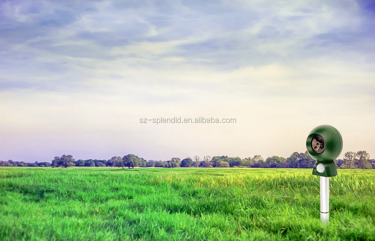 GH-502M outdoor Newest PIR ultrasonic dog pest repeller useful cat catcher with pole for farm garden and pest control