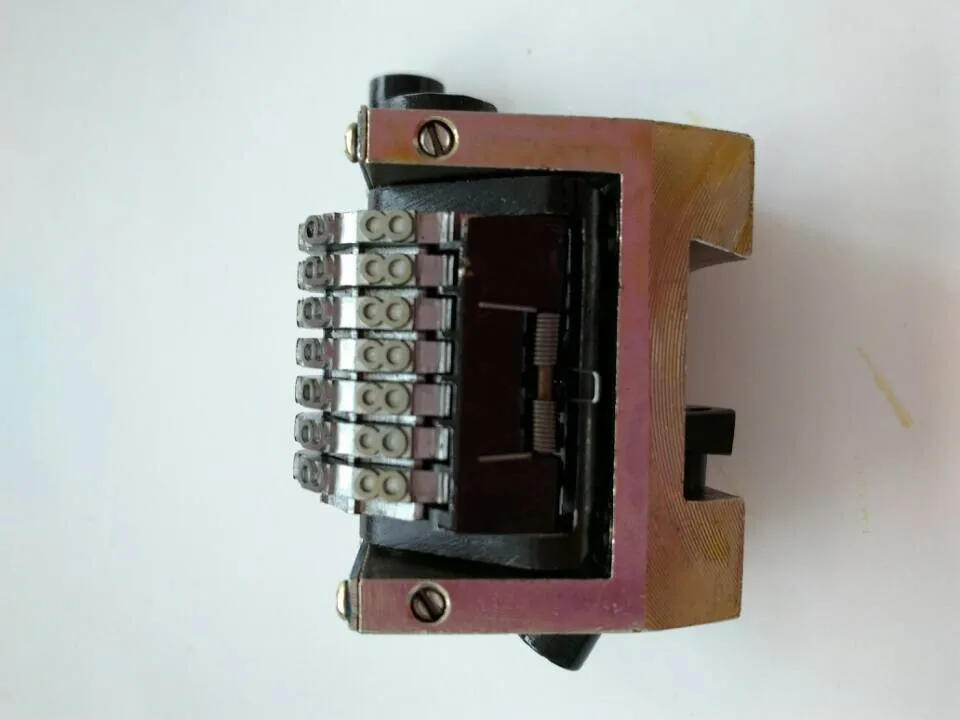 Машина для номера поршневых боксов