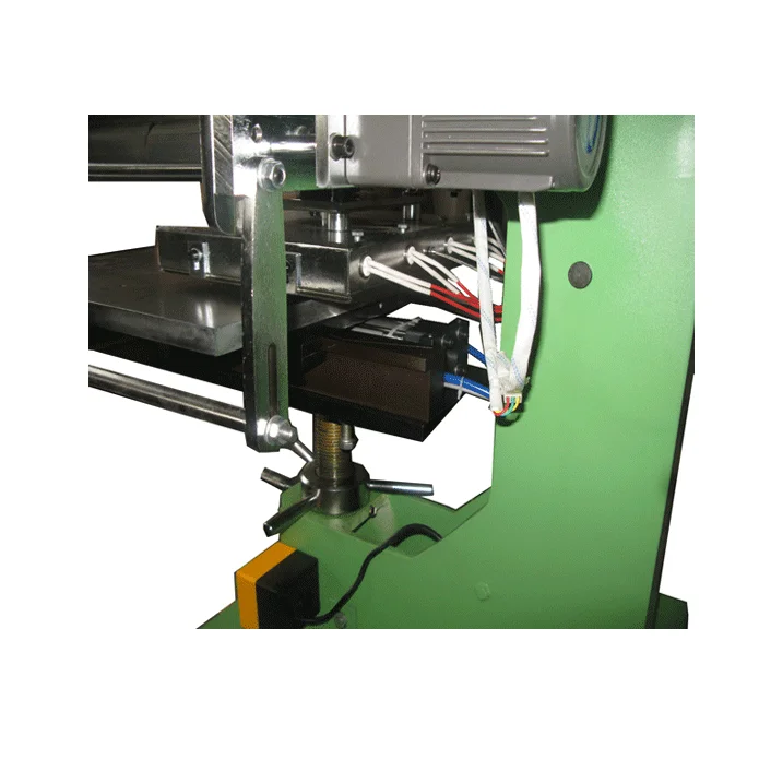 
Pneumatic Leathers,papers,hot stamping machine with movement table 