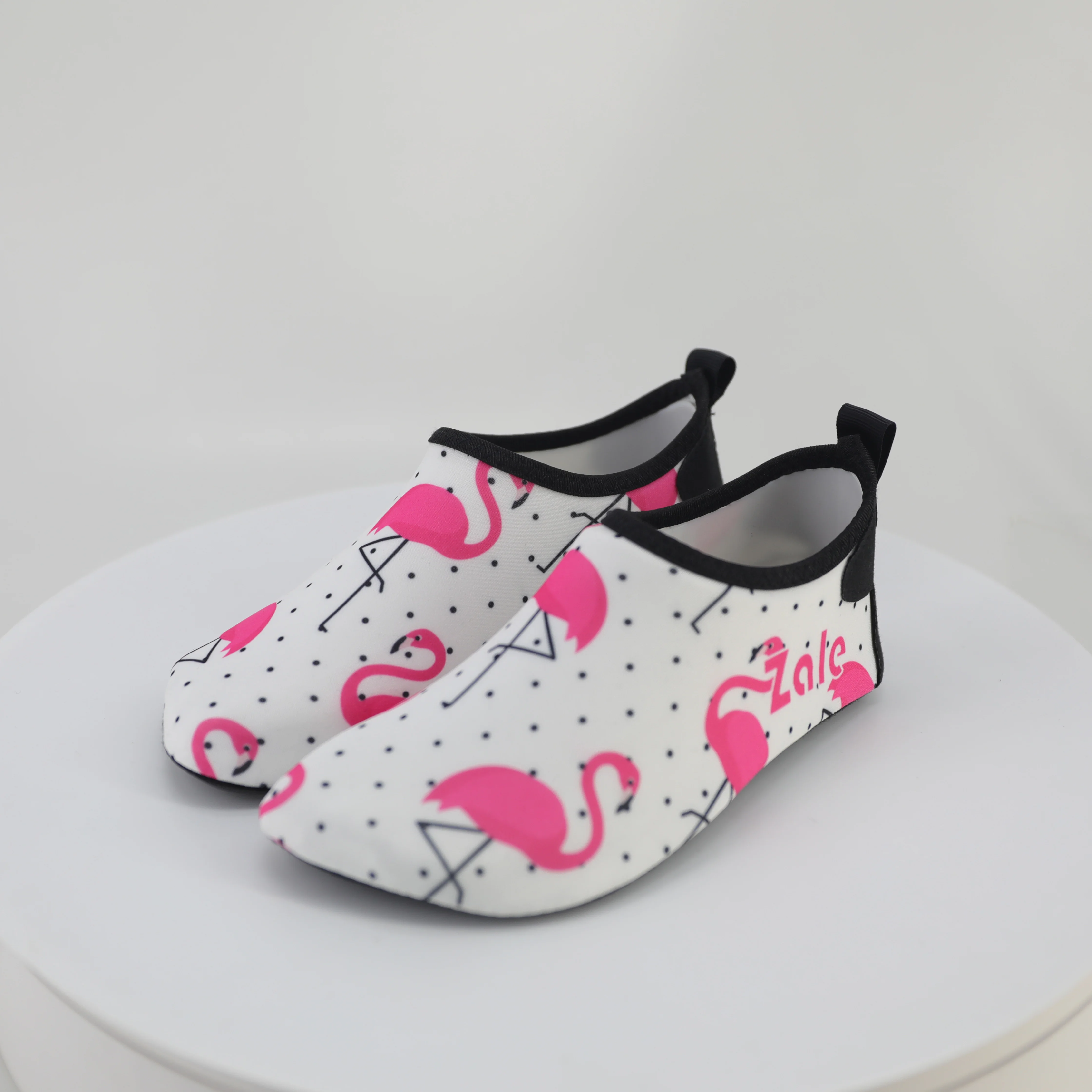 Zale 2019 No Slip Customized Women Swimming shoes Diving Heated Yoga Beach Best Scuba Aqua Water shoes