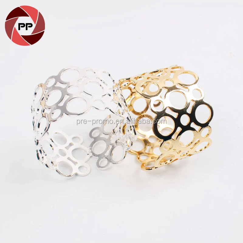 Wholesale metal round shape cheap napkin ring for wedding favors, hollow flower round napkin ring