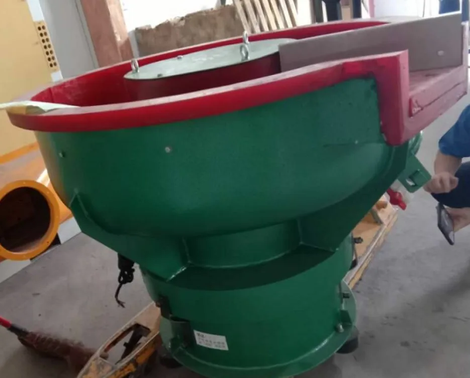 Automatic vibratory polishing drum with straight mouth  and  automatic separation Sieve