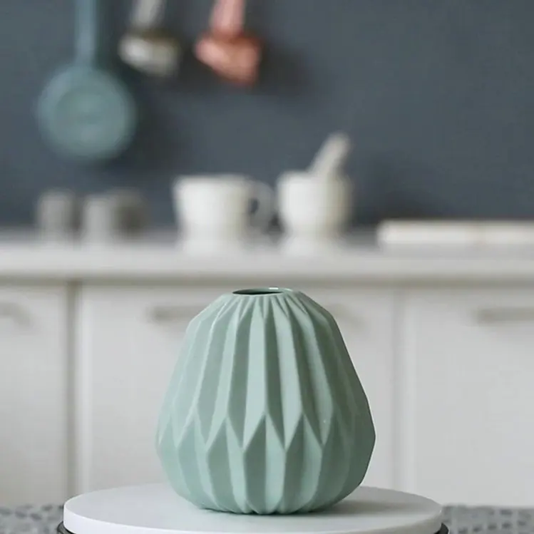 Cheap price wholesale modern gift items decoration pottery ceramic vase for hotel