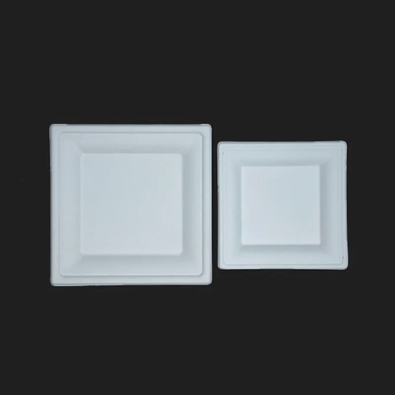100% биоразлагаемые и компостируемые квадратные тарелки для тортов, салатов, фруктов.