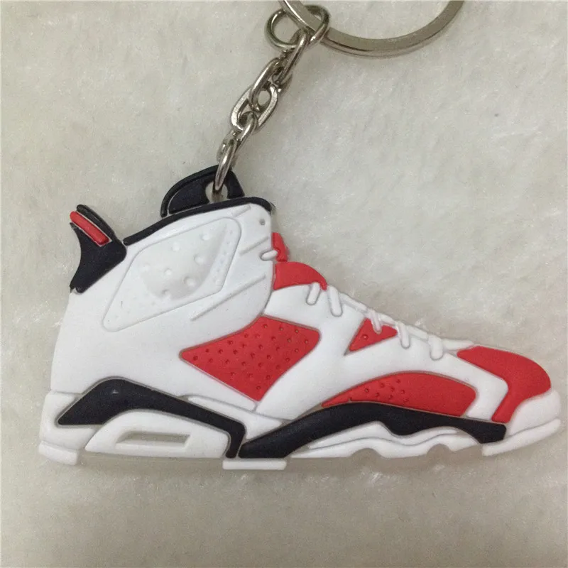 
2018 Customized cartoon sneaker key pendant 