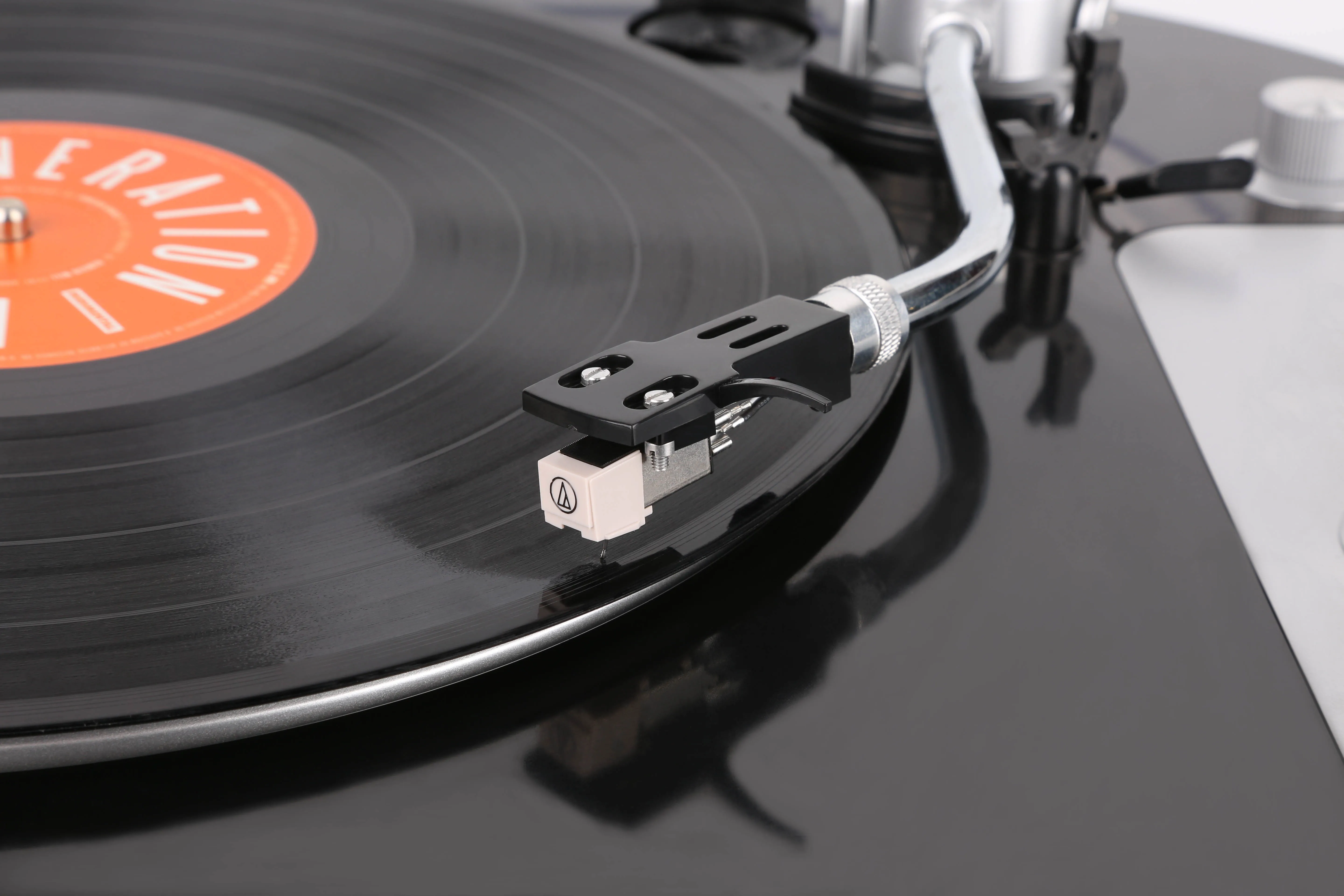
Bluetooth turntable with 40 Watt Speakers, Vinyl Record Player with Magnetic Cartridge built in Battery USB record MP3 USB PLAY 
