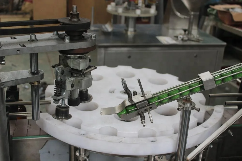 Top quality small bottle high viscosity liquid glycerin filling sealing machine for glass bottle