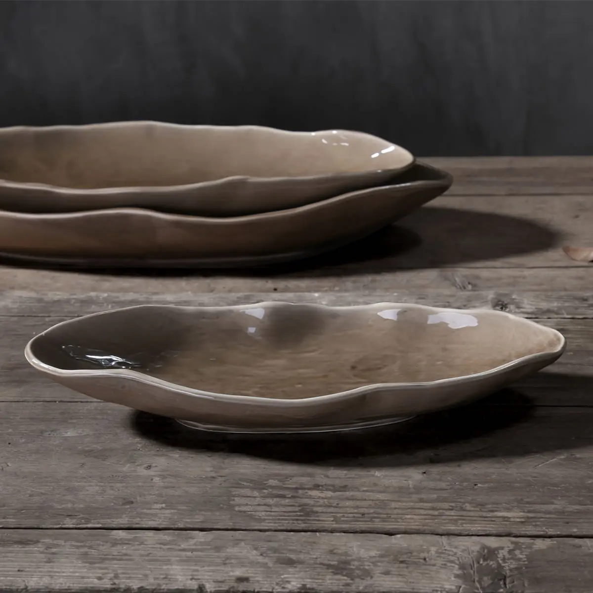 Factory direct wholesale japanese style ceramic irregular unique strip  shape boat fish plate,hotel used dinner plates