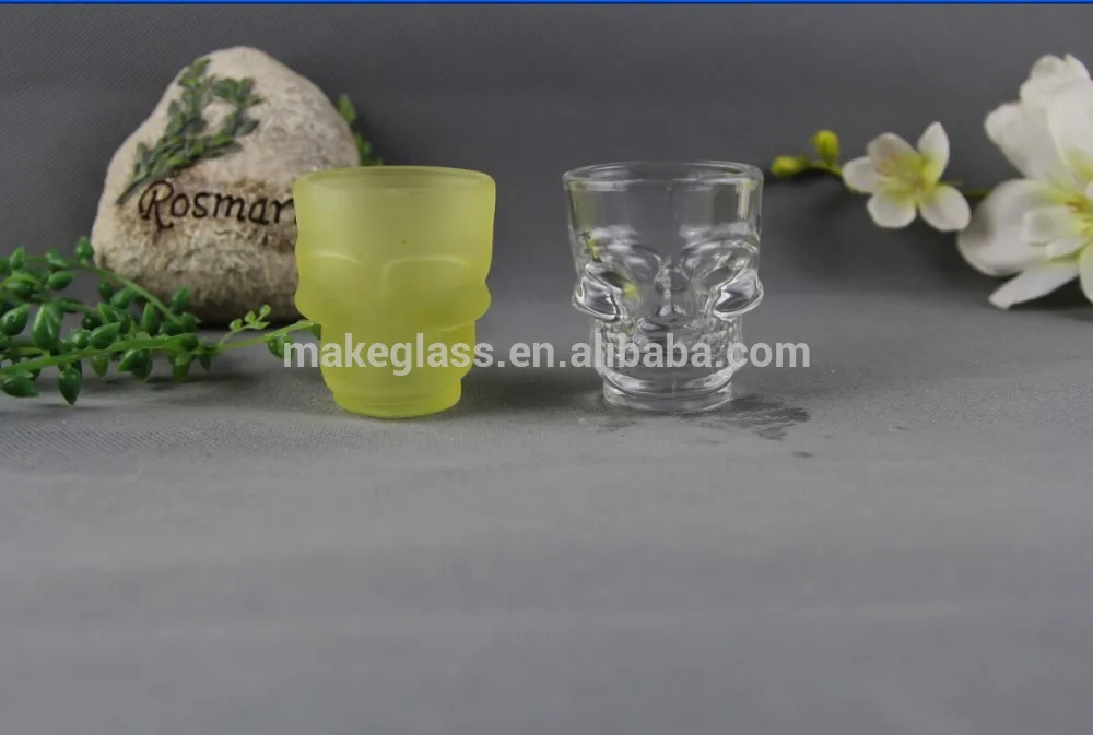 Colored skull shaped shot glasses cup
