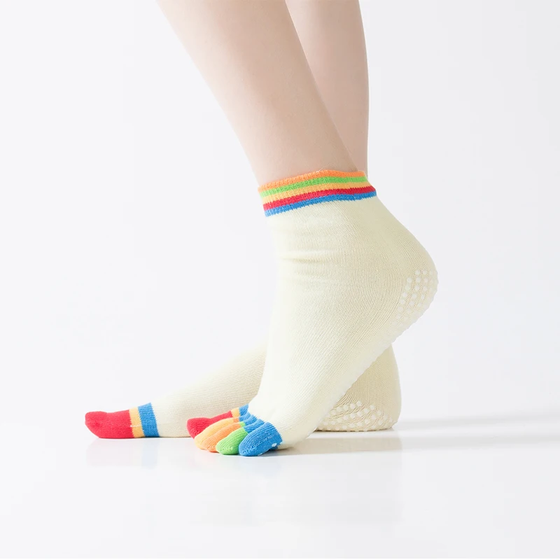 Comfortable Women Polyester Dot Silicon Gel Wholesale Colored Five Toe Yoga Socks