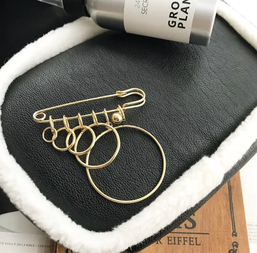 
Promotion custom gold plated alloy hoop vintage brooch 