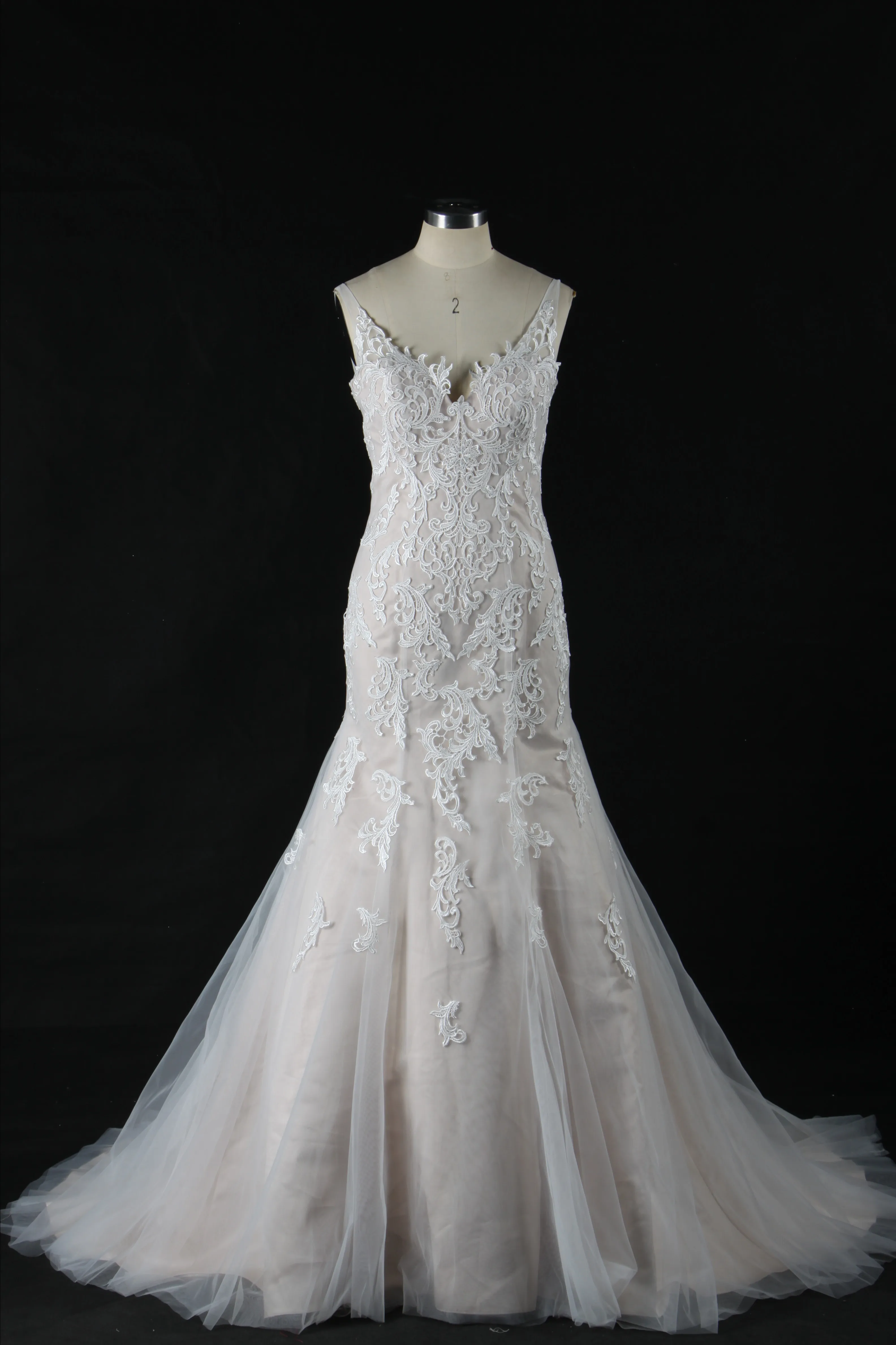 
2019 China Factory Made Strapless Lace Appliqued Tulle Wedding Dress 