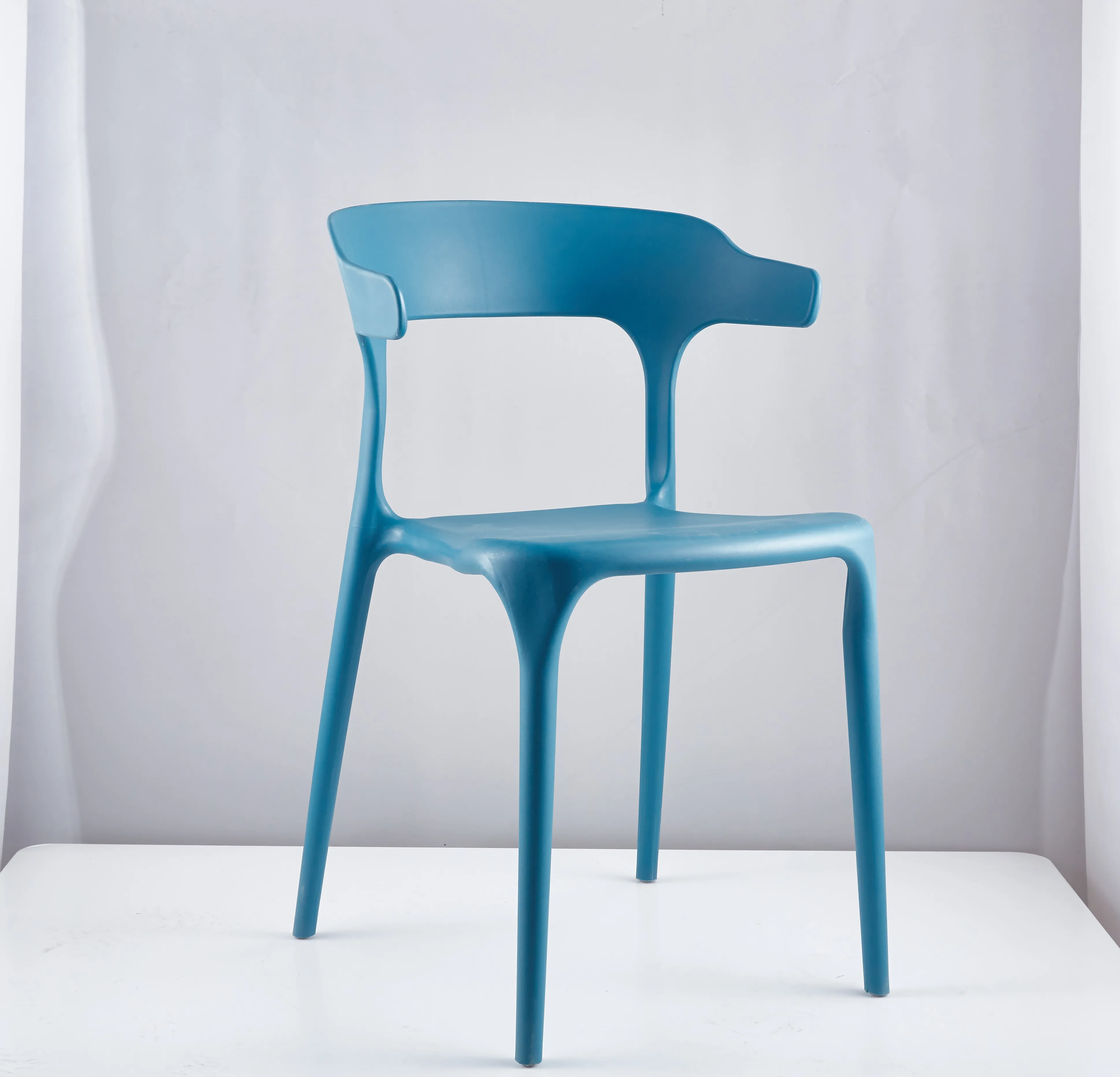 
Hotel Coffee Restaurant Stackable Outdoor Chairs Plastic Dining Chair 