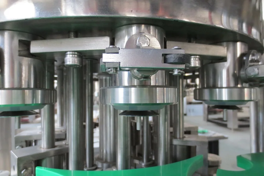 Full automatic carbonated drinks soft soda craft beer aluminum tin Can filling machine equipment