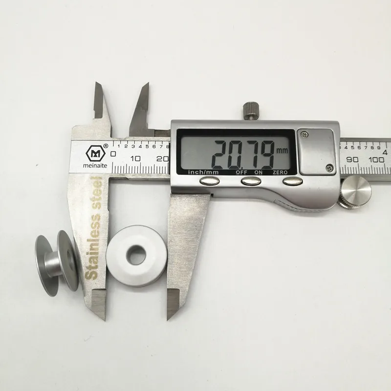 Industrial sewing machine parts 272152A light wearable oblique textile aluminum bobbin case embroidery bobbins