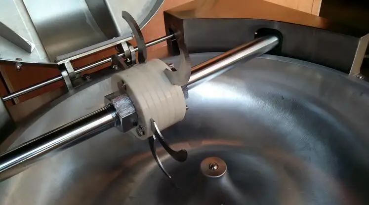 Automatic 304 Stainless Steel Frozen Meat Chopping Machine/Meat Chopper Mixer/low Vibration Meat Chopper