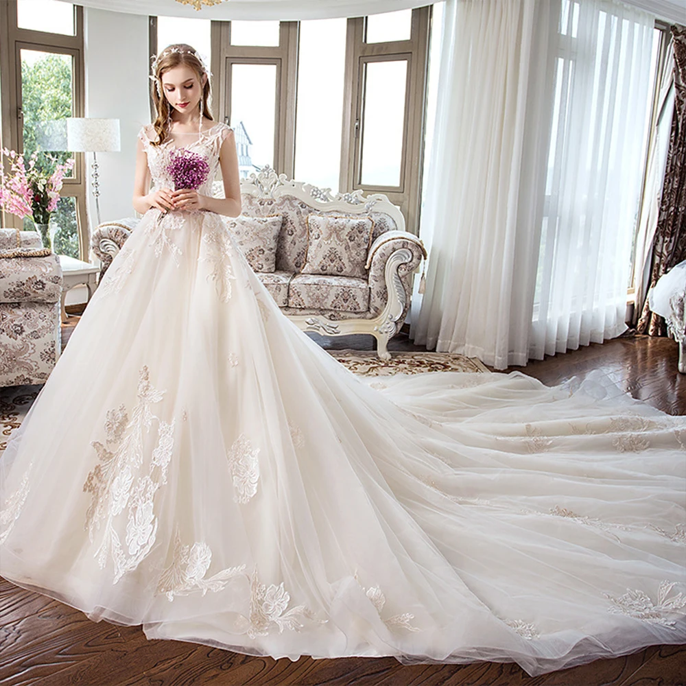 Wholesale sleeveless  flower lace wedding bridal dresses 2019 with long tailing Temperament Wedding Dress